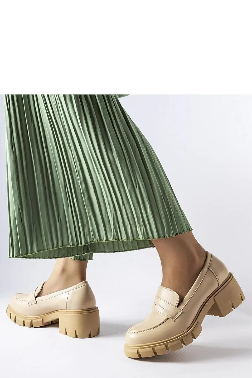 Beige classic block heel moccasins