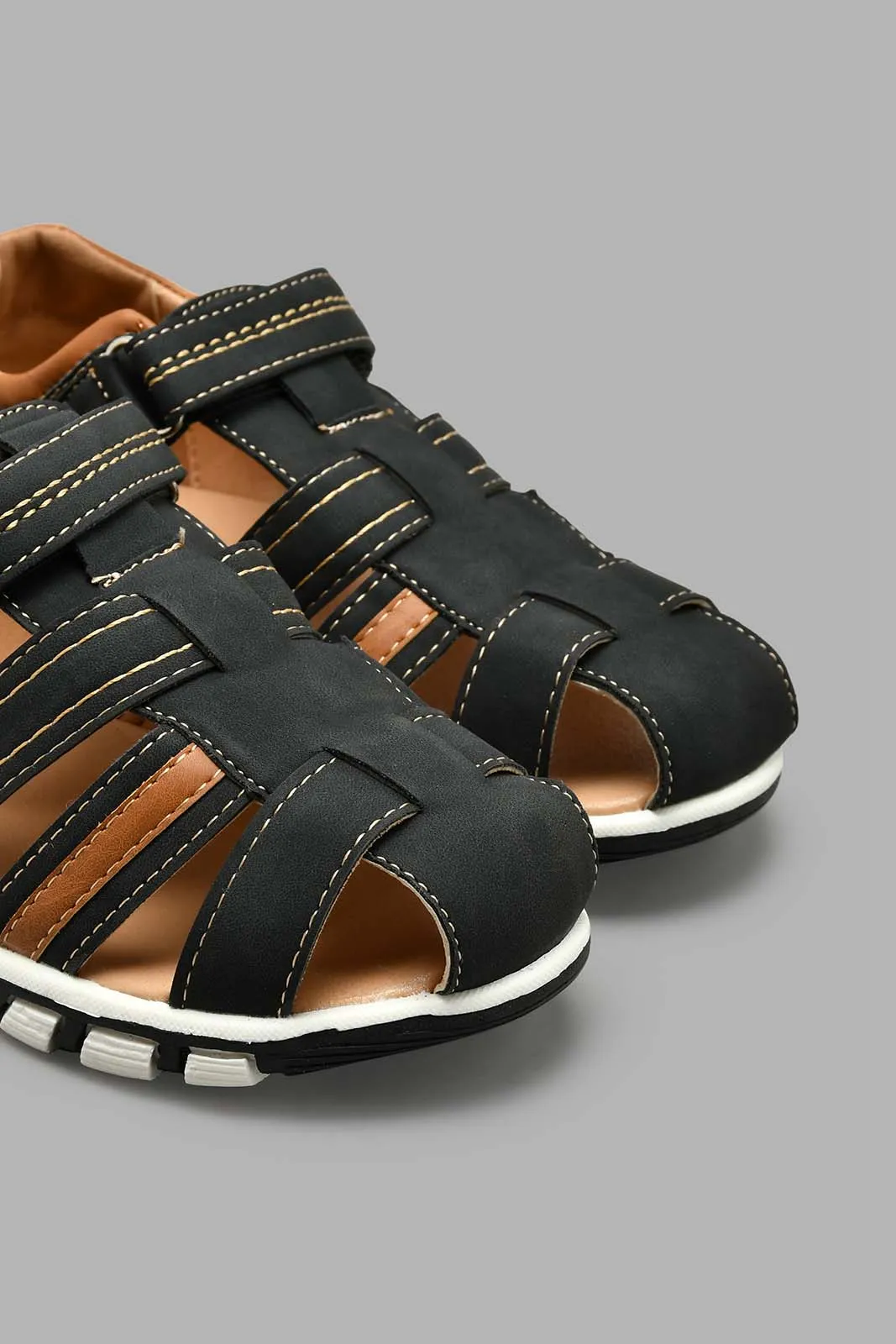 Black Fisherman Sandal