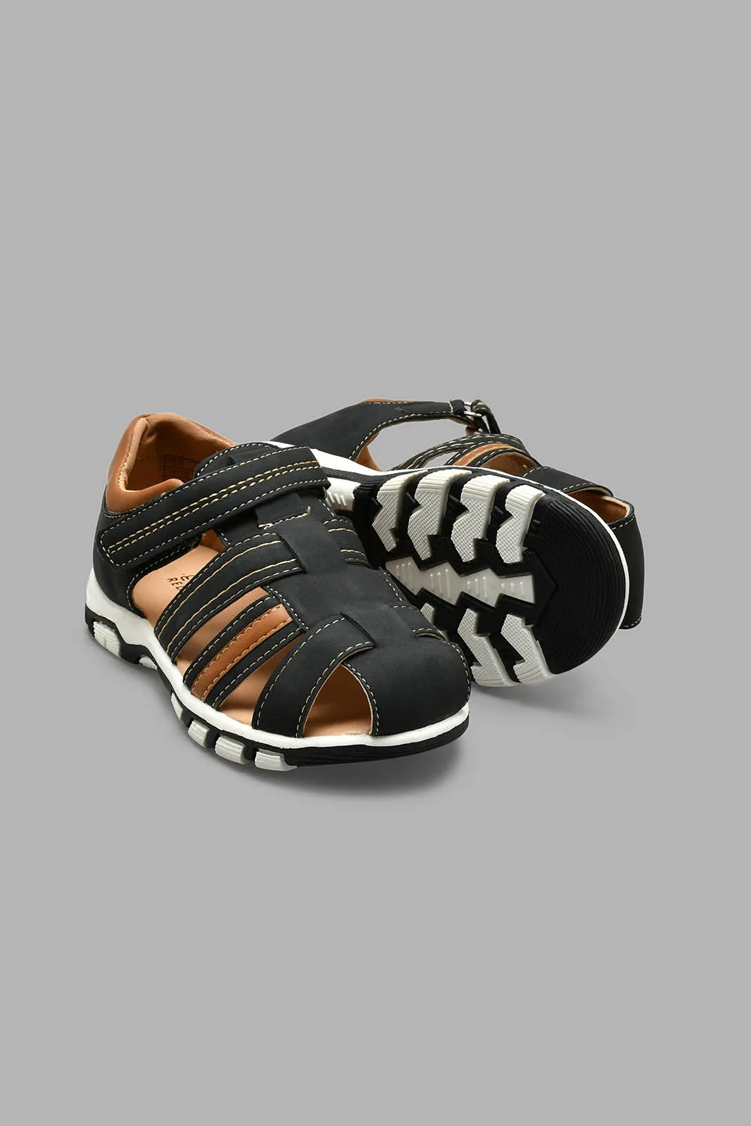 Black Fisherman Sandal