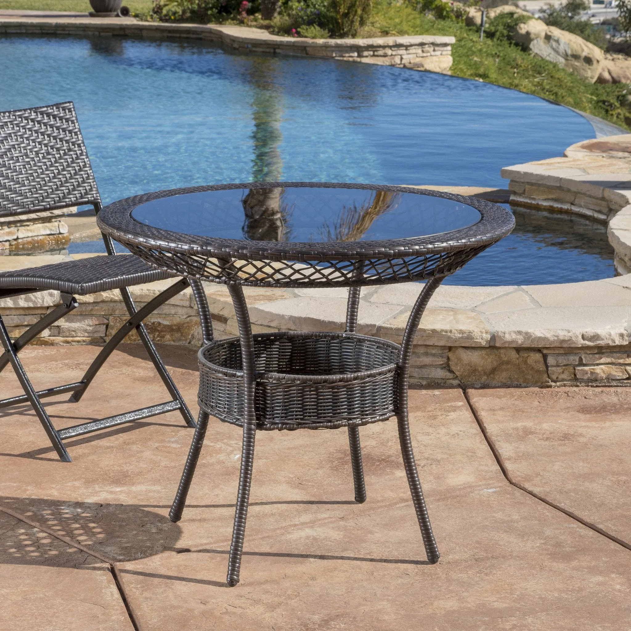 Gaviota 34-inch Round Outdoor Wicker Dining Table