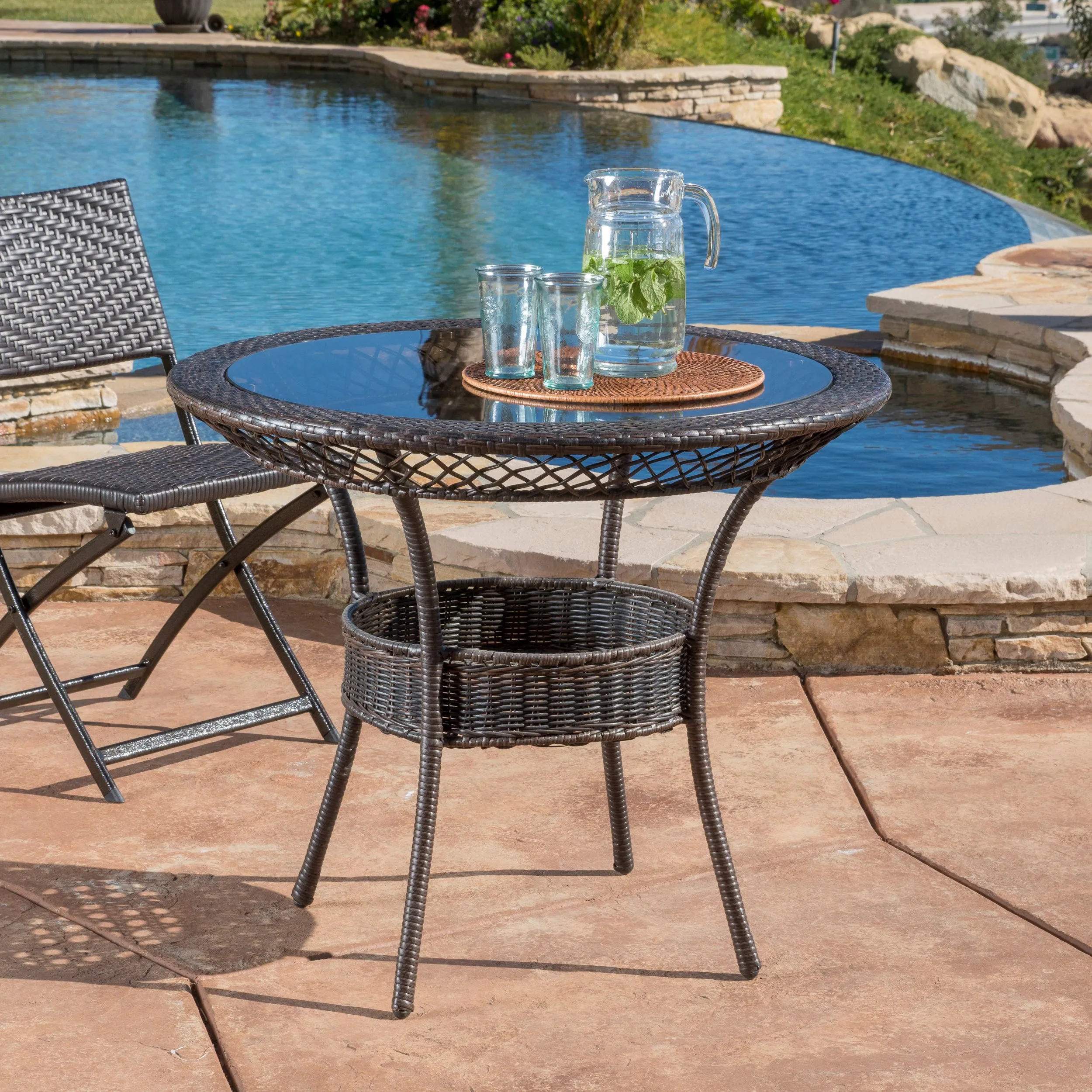 Gaviota 34-inch Round Outdoor Wicker Dining Table