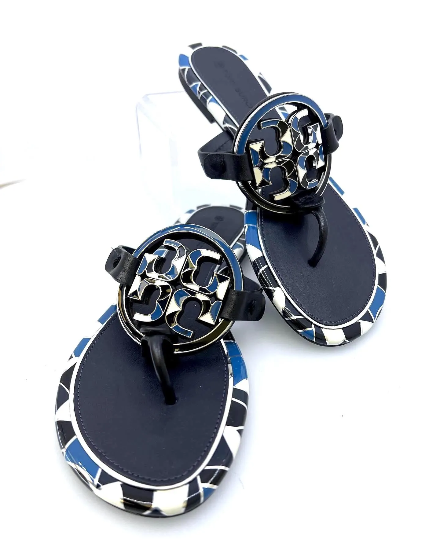 TORY BURCH ENAMEL MILLER LEATHER THONG SANDALS