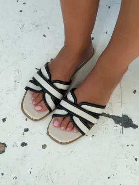 Yaren sandals with black details - Beige